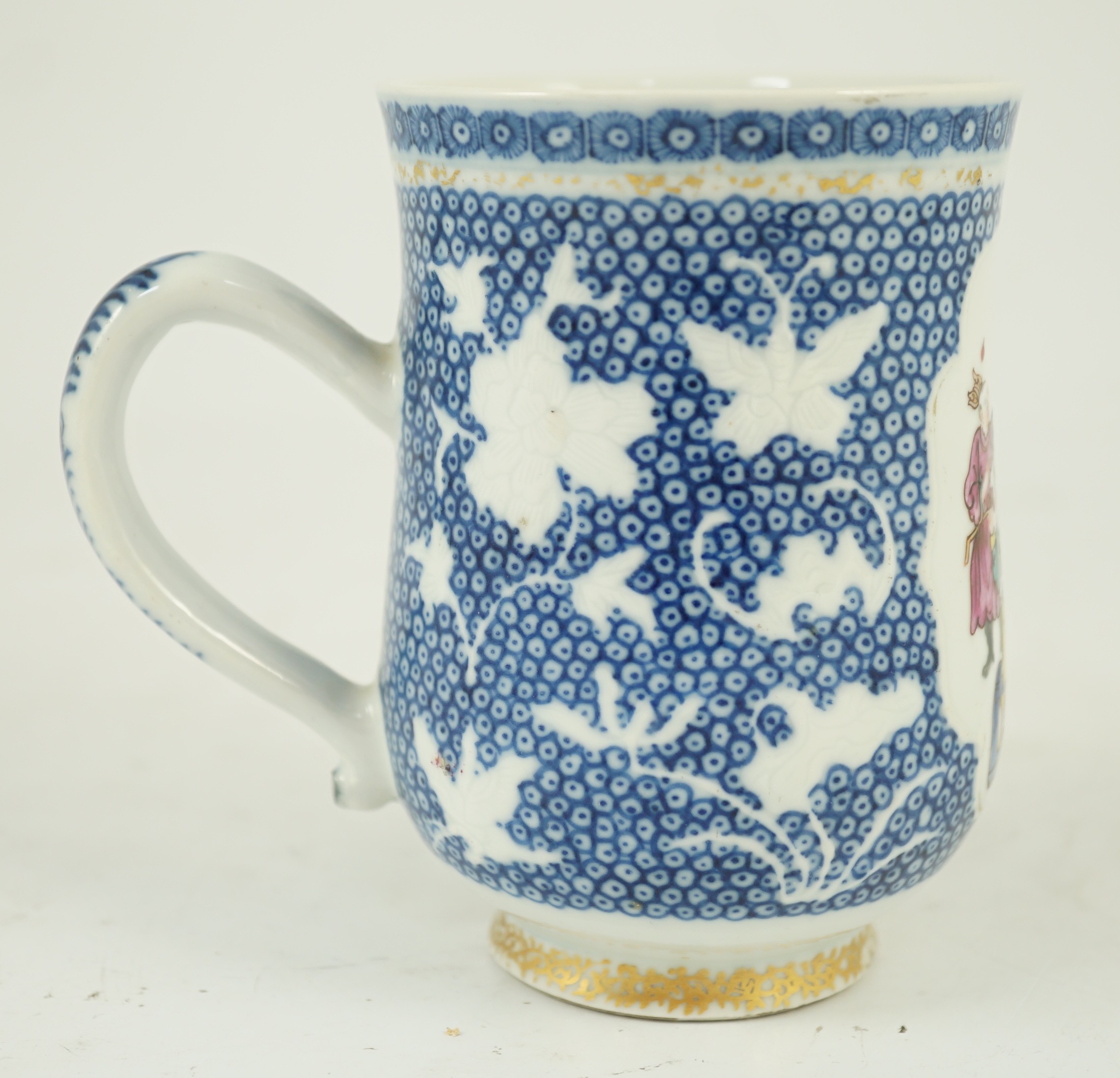 An 18th century Chinese export famille rose mug, 11.5cm